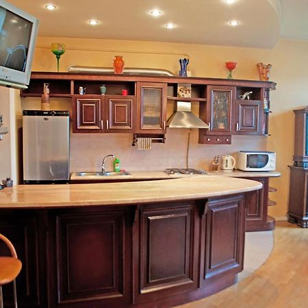 Two Bedroom Luxury Apartment Lviv Ngoại thất bức ảnh