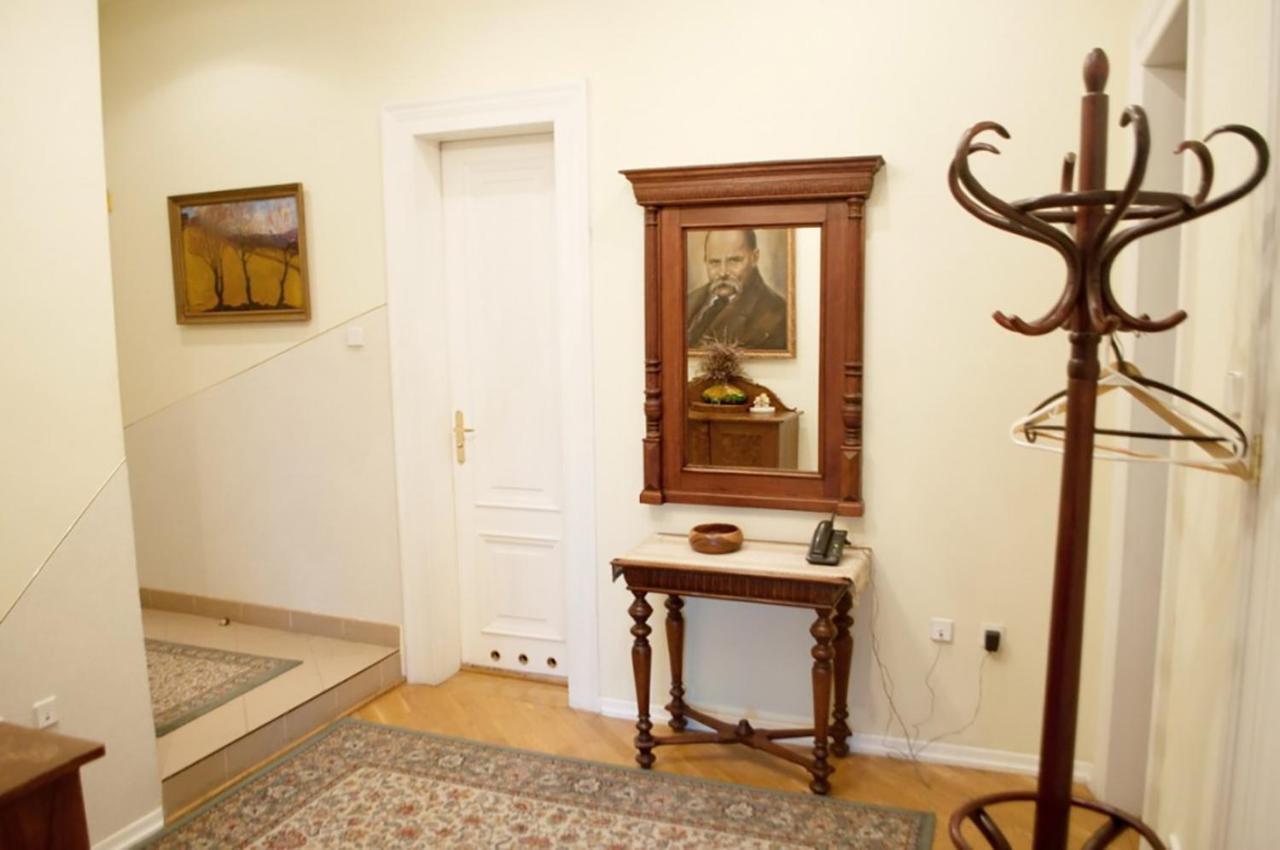 Two Bedroom Luxury Apartment Lviv Ngoại thất bức ảnh