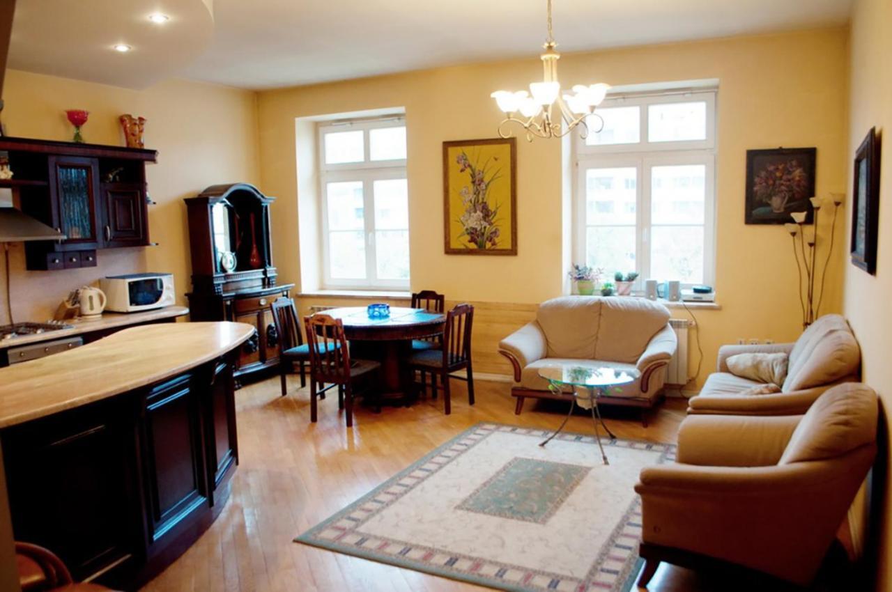 Two Bedroom Luxury Apartment Lviv Ngoại thất bức ảnh