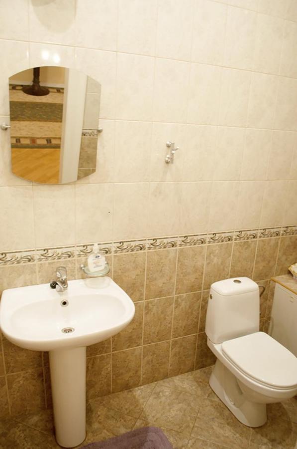 Two Bedroom Luxury Apartment Lviv Ngoại thất bức ảnh